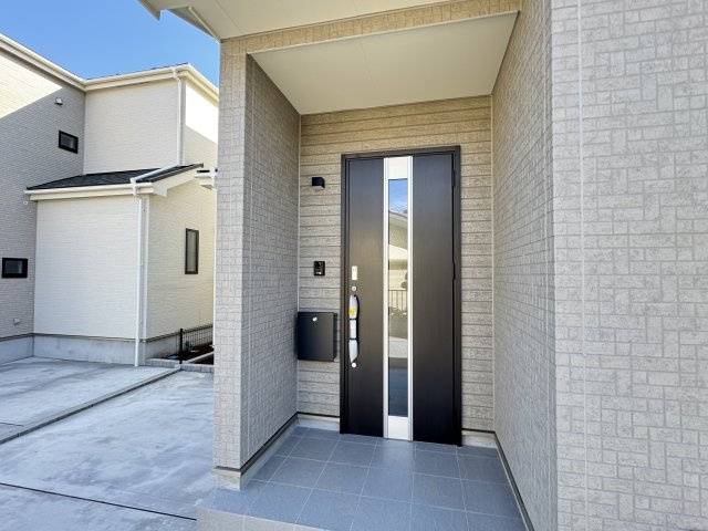柏市高田新築戸建【高田小学校：5分】のエントランス|エントランス・玄関ポーチ