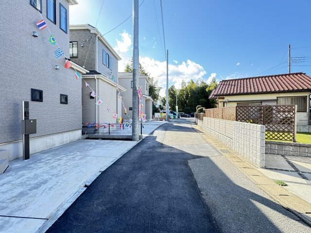 柏市高田新築戸建【高田小学校：5分】の前面道路含む現地写真|北西側前面道路