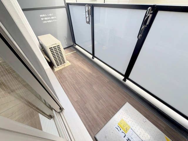 グランドロアール上新庄のバルコニー