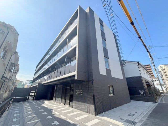 グランドロアール上新庄の外観