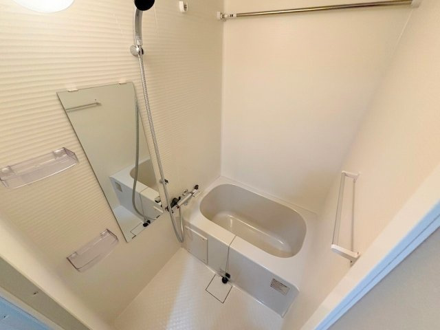 グランドロアール上新庄の浴室