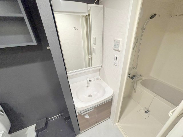 グランドロアール上新庄の独立洗面台