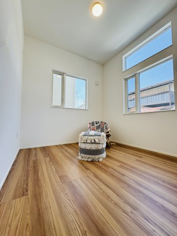 Sea, Sky, and Style ― 海と空を纏うナチュラルモダン ―の洋室