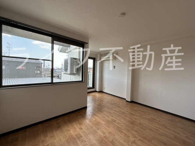 プレアール瓢箪山Ⅱの居間・リビング|使いやすい居間です