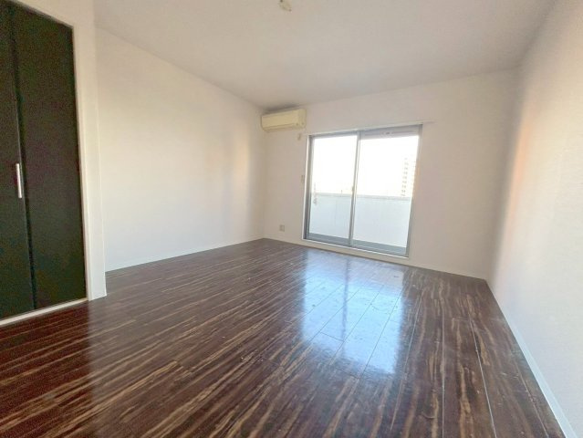 十三本町ウインズマンション2の居間・リビング