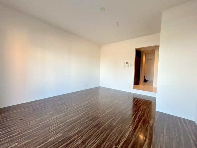 十三本町ウインズマンション2の居間・リビング