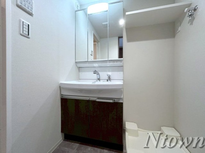 【独立洗面台】 | プレサンス名古屋ルクソリア | 脱衣スペースもあります