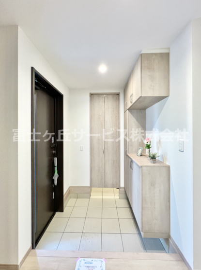 【玄関】 | 田方郡函南町塚本  新築一戸建て B号棟 | 落ち着いた玄関です