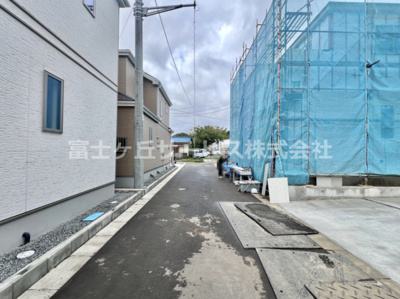 【前面道路含む現地写真】 | 沼津市中沢田  新築一戸建て B号棟 | 前面道路含む現地写真です