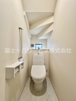 【トイレ】 | 沼津市中沢田  新築一戸建て F号棟 | 1Fのトイレです