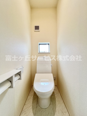 【トイレ】 | 沼津市中沢田  新築一戸建て F号棟 | 2Fのトイレです