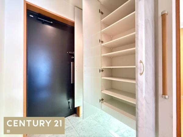 サンセリテ太田の玄関