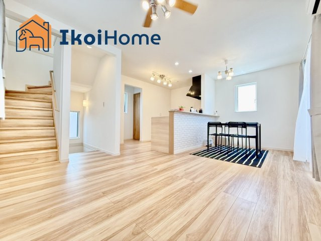 神戸市西区枝吉1丁目　新築戸建の居間・リビング|【ホームページに現地動画掲載中】●年中無休：当日予約可●2階のLDK14帖です。2面採光で明るいです