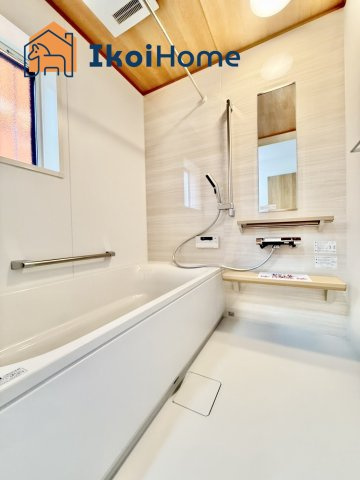 神戸市西区枝吉1丁目　新築戸建の浴室|【ホームページに現地動画掲載中】●年中無休：当日予約可●小窓ございますので通気・換気良好です。