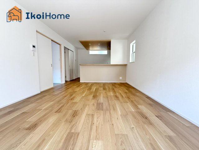 神戸市西区第4長畑町1号地　新築戸建の居間・リビング|【ホームページに現地動画掲載中】●年中無休：当日予約可●長方形で家具を配置しやすい間取り！