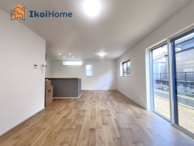 神戸市西区第15桜が丘東町4丁目　新築戸建の居間・リビング|【ホームページに現地動画掲載中】●年中無休：当日予約可●家具・家電は住宅ローンに組込み可能！