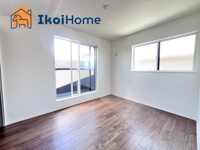 神戸市西区第26狩場台1丁目　2号地　新築戸建ての子供部屋|【ホームページに現地動画掲載中】●年中無休：当日予約可●バルコニーに面した明るいお部屋です♪