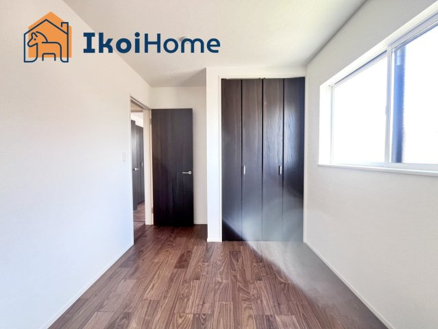 神戸市西区第26狩場台1丁目　2号地　新築戸建ての寝室|【ホームページに現地動画掲載中】●年中無休：当日予約可●注意。カーテン・カーテンレール付いていません