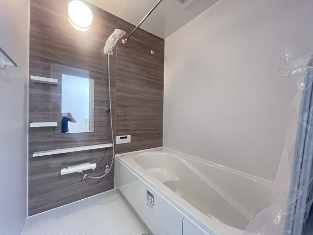神戸市西区福吉台2期　新築の浴室|【ホームページに現地動画掲載中】●年中無休：当日予約可●小窓ございますので通気・換気良好です。