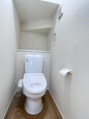 神戸市西区福吉台2期　新築のトイレ|【ホームページに現地動画掲載中】●年中無休：当日予約可●1階・2階ウォッシュレット付のお手洗いです