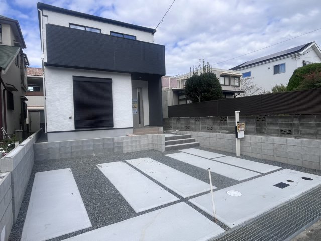 神戸市西区福吉台2期　新築の駐車場|【ホームページに現地動画掲載中】●年中無休：当日予約可●駐車スペースはゆとりの並列2台可能！