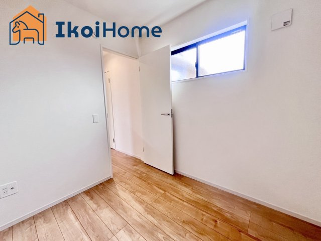 神戸市西区桜が丘東町　新築戸建の子供部屋|【ホームページに現地動画掲載中】●年中無休：当日予約可●注意。カーテン・カーテンレール付いていません