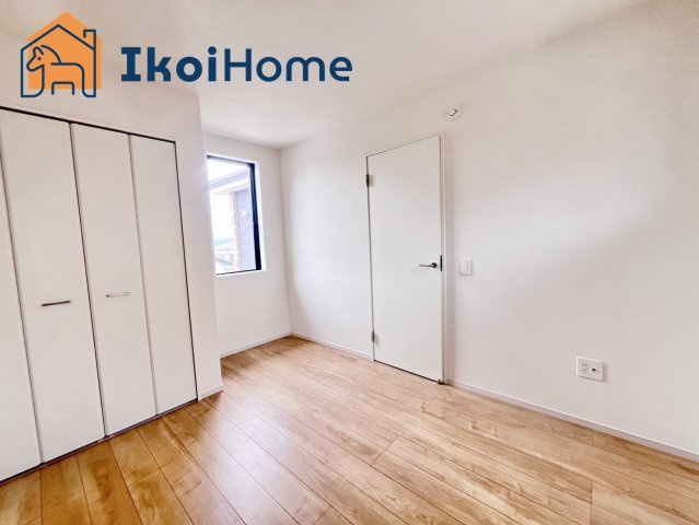 神戸市西区桜が丘東町　新築戸建の内装|【ホームページに現地動画掲載中】●年中無休：当日予約可●オプションでフローリング強化コーティング有