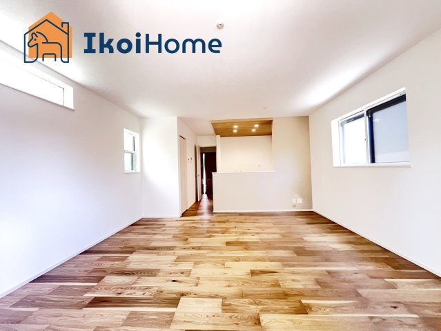 神戸市西区第26狩場台1丁目　1号地　新築戸建ての居間・リビング|【ホームページに現地動画掲載中】●年中無休：当日予約可●三面採光の明るいLDKで一家団欒のひと時を♪