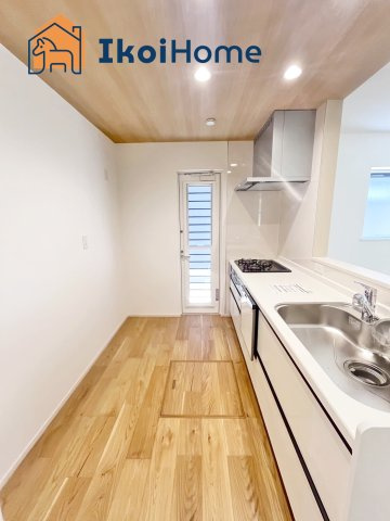 神戸市西区第26狩場台1丁目　1号地　新築戸建てのキッチン|【ホームページに現地動画掲載中】●年中無休：当日予約可●同色のカップボードの設置なども承っております