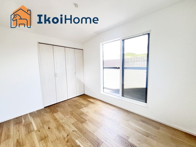 神戸市西区第26狩場台1丁目　1号地　新築戸建ての寝室|【ホームページに現地動画掲載中】●年中無休：当日予約可●バルコニーに面した明るいお部屋です♪