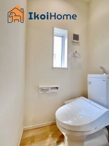 神戸市西区玉津町高津橋第5　2号棟　新築戸建のトイレ|【ホームページに現地動画掲載中】●年中無休：当日予約可●1階・2階ウォッシュレット付のお手洗いです