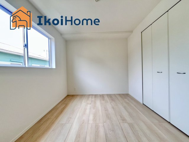 神戸市西区玉津町高津橋第5　2号棟　新築戸建の子供部屋|【ホームページに現地動画掲載中】●年中無休：当日予約可●洋室には大きな収納あり！