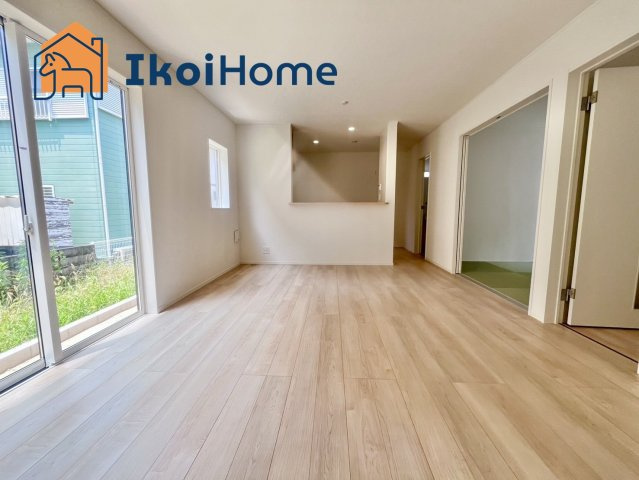 神戸市西区玉津町高津橋第5　2号棟　新築戸建の居間・リビング|【ホームページに現地動画掲載中】●年中無休：当日予約可●家具・家電は住宅ローンに組込み可能！