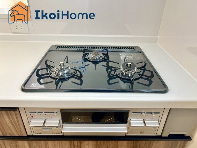 神戸市西区北別府5丁目　第10　2号棟　新築のキッチン|【ホームページに現地動画掲載中】●年中無休：当日予約可●三口コンロには火口にＳＩセンサーを搭載！