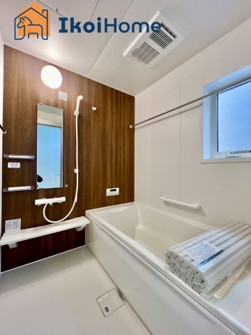 神戸市西区北別府5丁目　第10　2号棟　新築の浴室|【ホームページに現地動画掲載中】●年中無休：当日予約可●浴槽は広く足を伸ばして入ることができます。