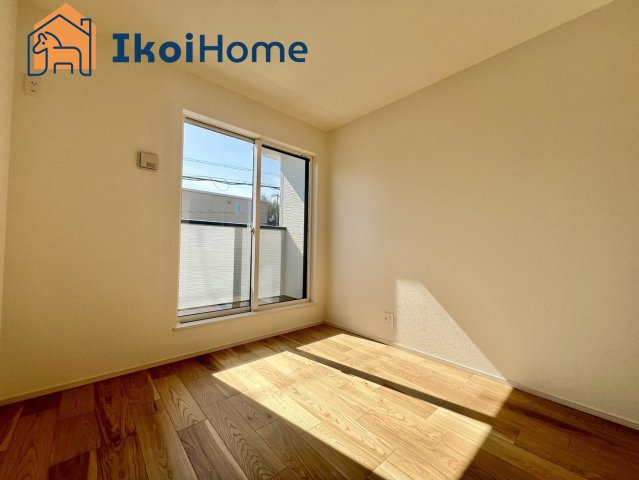 神戸市西区北別府5丁目　第10　2号棟　新築の子供部屋|【ホームページに現地動画掲載中】●年中無休：当日予約可●バルコニーに面した明るいお部屋♪収納も完備！