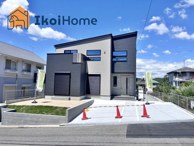 神戸市第2西区桜が丘西町1丁目　新築の外観|三方角地で開放的！両面道路で陽当りも良く前方、後方にお庭、お子様とキャッチボールもできそうな広さです