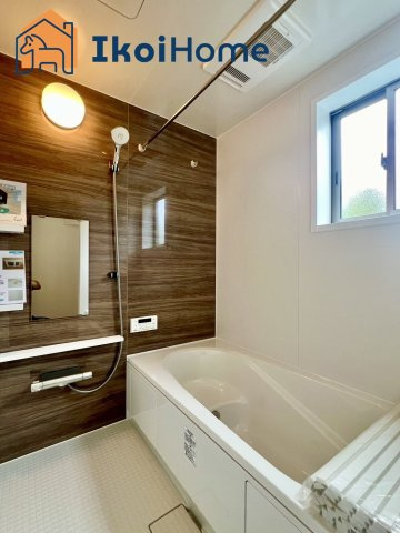 神戸市西区秋葉台2丁目　新築戸建の浴室|●年中無休：当日予約可●　小窓ございますので通気・換気良好です。清潔な空間を保っていただけます。