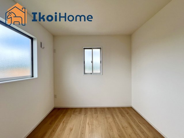 神戸市西区秋葉台2丁目　新築戸建の子供部屋|各部屋にはカーテンレールはついています。約２万円前後で全窓にカーテンレールを取り付けできます。