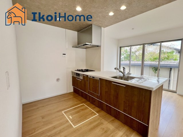 神戸市西区秋葉台2丁目　新築戸建のキッチン|●年中無休：当日予約可●　食洗器付きのキッチンになります。食器洗いの作業が楽になり非常に便利です。