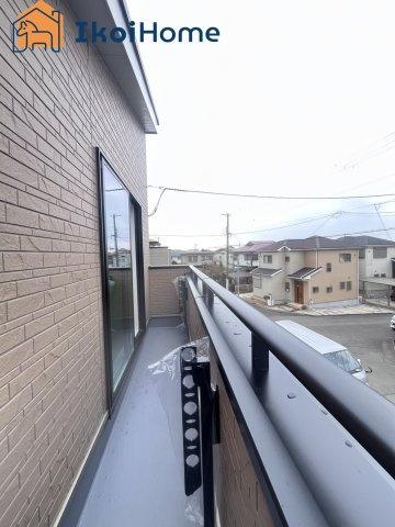 神戸市西区春日台9丁目13番　A号棟　新築戸建のバルコニー|【ホームページに現地動画掲載中】●年中無休：当日予約可●屋根は８～万円バルコニー設置できます。