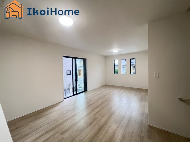 神戸市西区春日台9丁目13番　A号棟　新築戸建の内装|【ホームページに現地動画掲載中】●年中無休：当日予約可●「遮熱Ｌｏｗ−ｅ複層硝子入り窓」完備