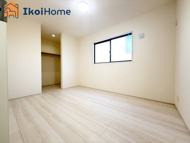 神戸市西区学園東町2期　2号棟　新築戸建の寝室|【ホームページに現地動画掲載中】●年中無休：当日予約可●全室ペアガラス標準装備。通常の２倍の断熱効果