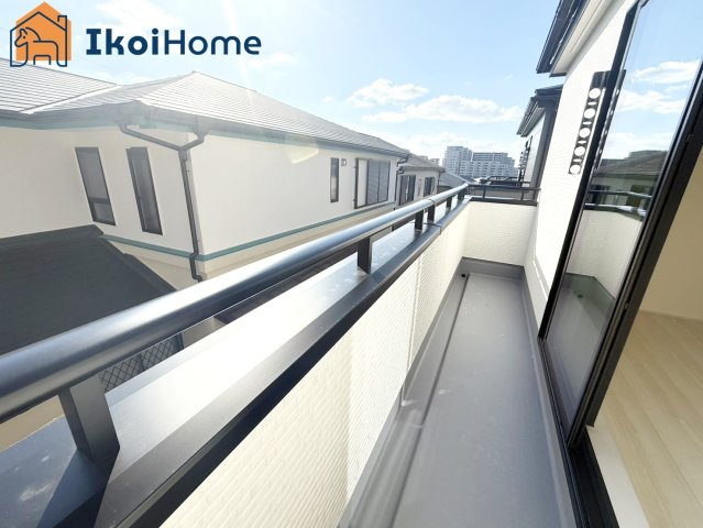 神戸市西区学園東町2期　2号棟　新築戸建のバルコニー|【ホームページに現地動画掲載中】●年中無休：当日予約可●屋根は８～万円バルコニー設置できます。