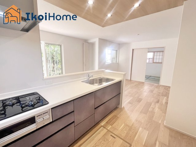 神戸市西区押部谷町西盛　新築　2号地のキッチン|【ホームページに現地動画掲載中】●年中無休：当日予約可●カップボードの設置依頼等もお気軽にどうぞ♪