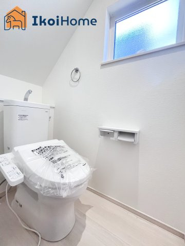 神戸市西区押部谷町西盛　新築　2号地のトイレ|【ホームページに現地動画掲載中】●年中無休：当日予約可●ウォシュレット・暖房便座脱臭機能付きトイレ