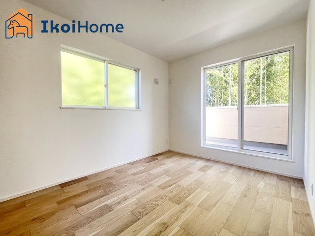 神戸市西区押部谷町西盛　新築　2号地の子供部屋|【ホームページに現地動画掲載中】●年中無休：当日予約可●バルコニーに面した明るいお部屋です♪