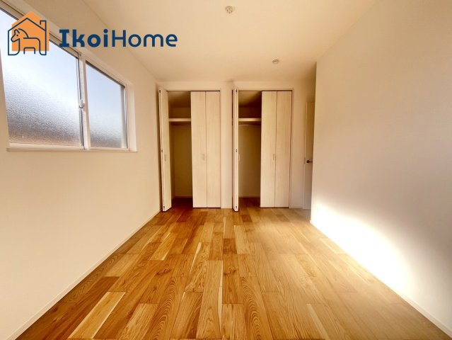 神戸市西区押部谷町西盛　新築　2号地の収納|【ホームページに現地動画掲載中】●年中無休：当日予約可●広々とした2階の洋室です。クローゼットも完備