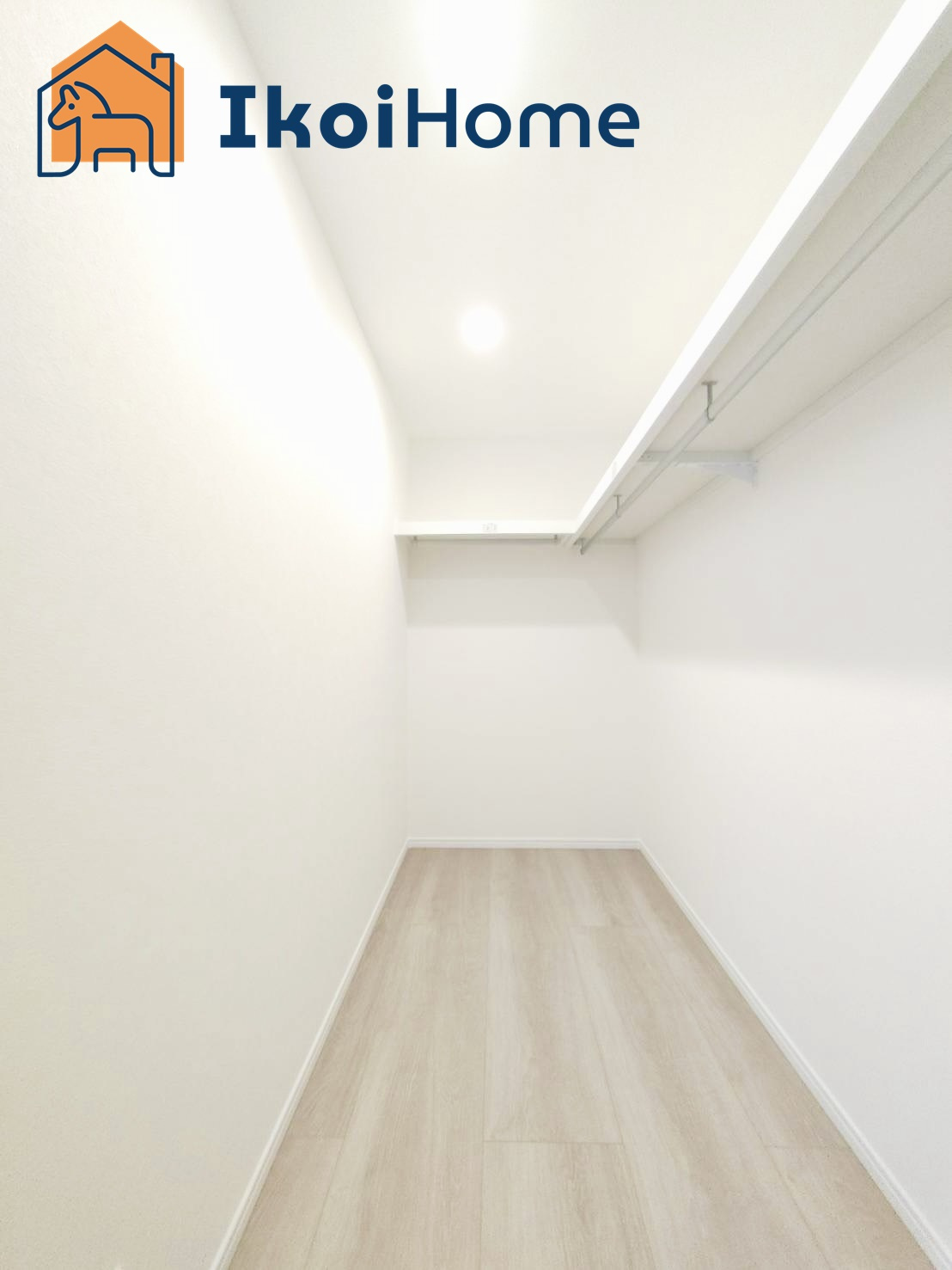 明神戸市西区富士見ヶ丘　1号地　新築の内装|●年中無休：当日予約可●収納が多く季節ものの家電も収納できます。ハンガーラックの設置も可能