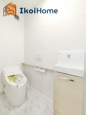 明神戸市西区富士見ヶ丘　1号地　新築のトイレ|●年中無休：当日予約可●1階・2階ウォッシュレット付のお手洗い。汚れが落ちやすく、節水タイプです